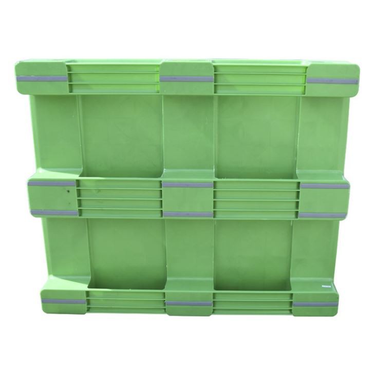 Plastic Pallet With Solid Deck And Bottom