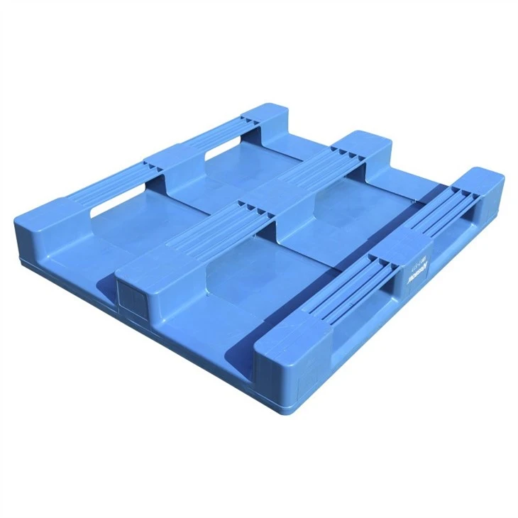 Three Runners Flat Plastic Pallet